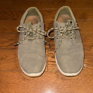 Tom’s Olive Green Canvas Sneakers